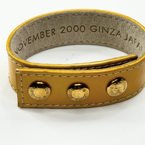 Auth Louis Vuitton Brasserie Beige Vernis Leather button bracelet w/pouch MC1647 - Picture 3 of 7